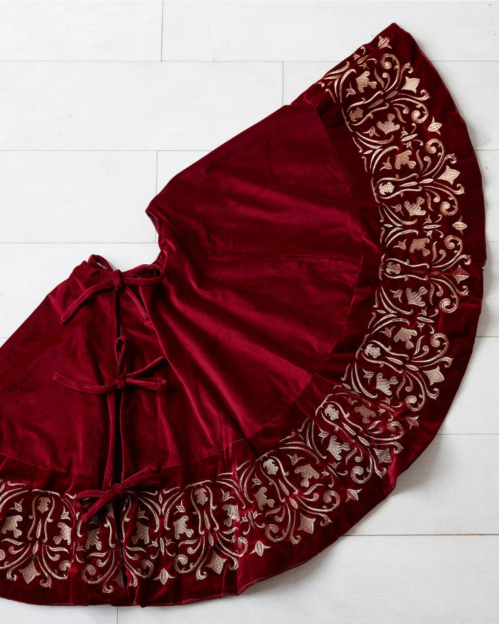 Velvet Bloom Tree Skirt – Premium Embroidered Finish
