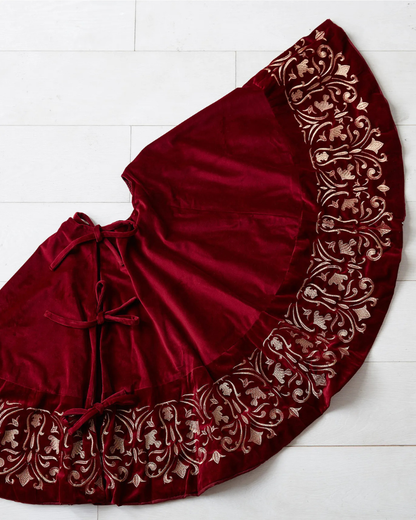 Velvet Bloom Tree Skirt – Premium Embroidered Finish